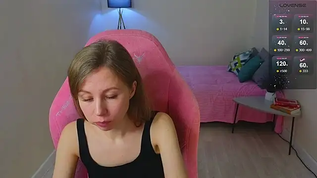 Snapshot of Lill_Mary chatting on 12.20.24 Lill Mary online show from 12.20.24