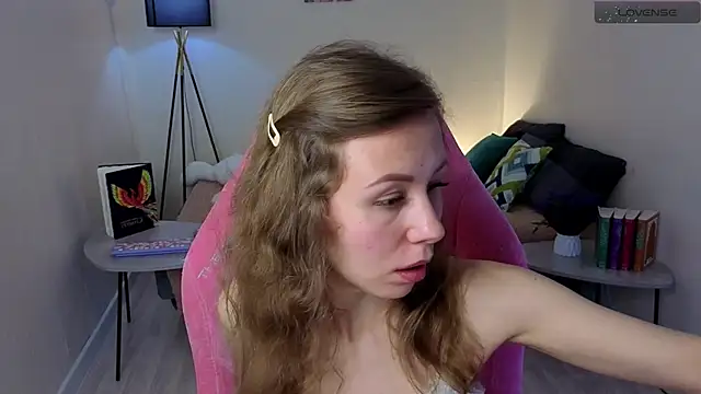 Snapshot of Lill_Mary chatting on 02.11.25 Lill Mary online show from 02.11.25