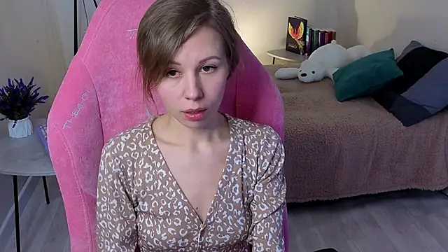 Snapshot of Lill_Mary chatting on 02.18.25 Lill Mary online show from 02.18.25
