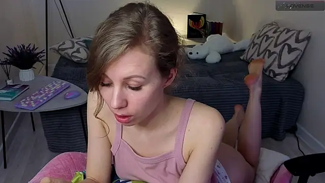Snapshot of Lill_Mary chatting on 03.05.25 Lill Mary online show from 03.05.25
