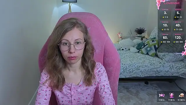 Snapshot of Lill_Mary chatting on 09.16.25 Lill Mary online show from 09.16.25