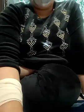 Snapshot of Bbw_Juice_Wife chatting on 02.20.25 Bbw Juice Wife online show from 02.20.25