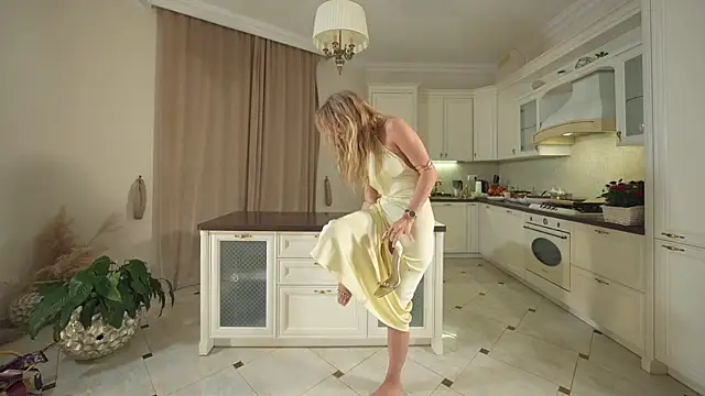 HeyBananas online show from 11.30.25