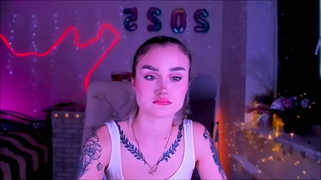 Snapshot of _Ravenaa chatting on 01.28.25 Ravenaa online show from 01.28.25