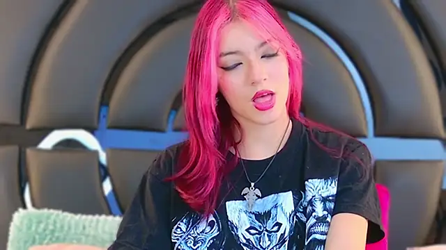 Snapshot of ElizabetthKitty chatting on 02.05.25 ElizabetthKitty online show from 02.05.25