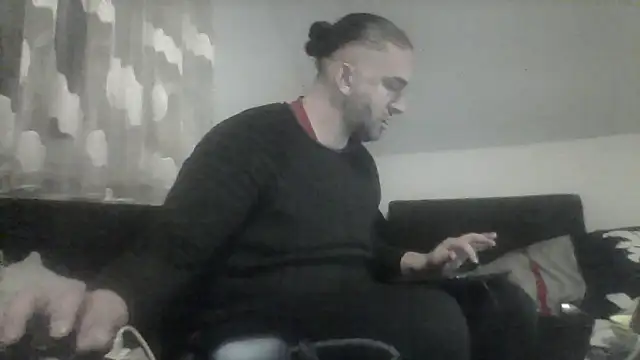 Snapshot of NewyorkDimi chatting on 02.01.25 NewyorkDimi online show from 02.01.25
