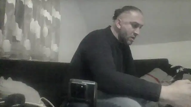 Snapshot of NewyorkDimi chatting on 02.04.25 NewyorkDimi online show from 02.04.25