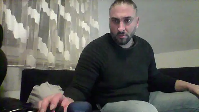 Snapshot of NewyorkDimi chatting on 03.04.25 NewyorkDimi online show from 03.04.25