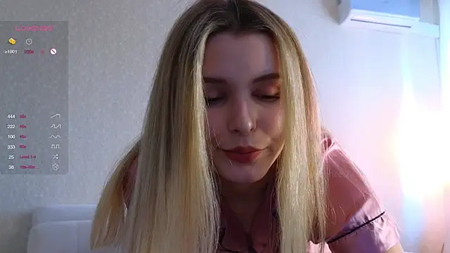 Snapshot of elsa_limerence chatting on 01.22.25 elsa limerence online show from 01.22.25