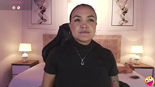 Snapshot of lyn_adamns chatting on 01.22.25 lyn adamns online show from 01.22.25