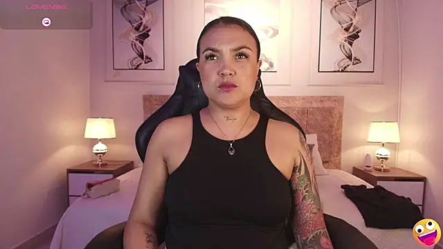 Snapshot of lyn_adamns chatting on 01.23.25 lyn adamns online show from 01.23.25