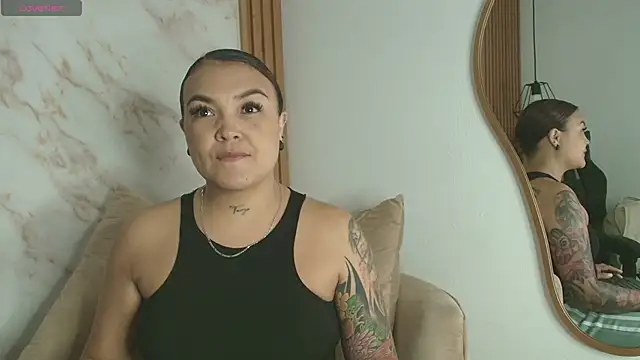 Snapshot of lyn_adamns chatting on 10.08.25 lyn adamns online show from 10.08.25