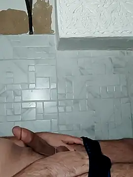 Snapshot of Mimoudik chatting on 10.28.25 Mimoudik online show from 10.28.25