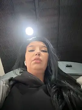 Tisha Busty online show from 11.17.25