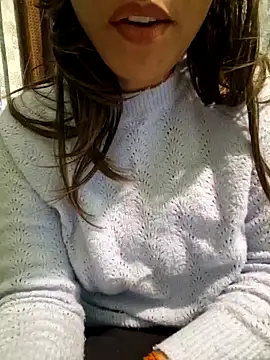 Snapshot of MIss-Naina chatting on 12.17.24 MIss-Naina online show from 12.17.24