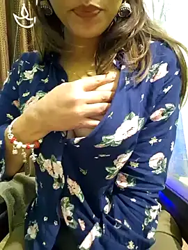 Snapshot of MIss-Naina chatting on 12.26.24 MIss-Naina online show from 12.26.24