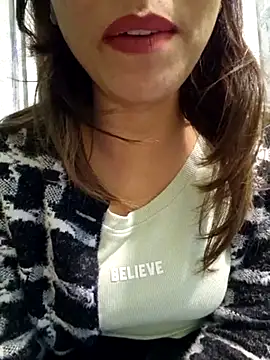 Snapshot of MIss-Naina chatting on 01.04.25 MIss-Naina online show from 01.04.25