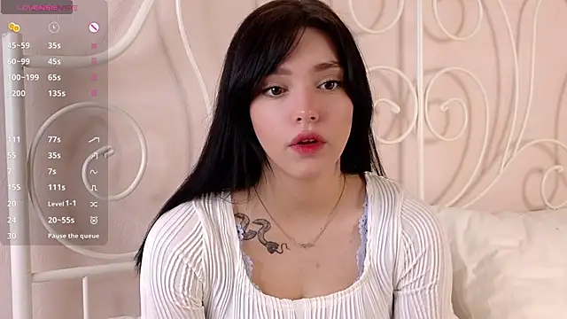 Snapshot of WildaBendell chatting on 03.09.25 WildaBendell online show from 03.09.25