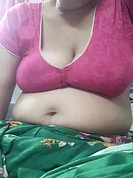 Snapshot of miss-Riy chatting on 02.12.25 miss-Riy online show from 02.12.25