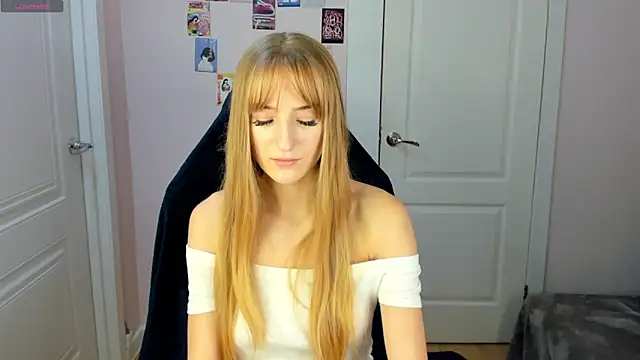 Snapshot of Stacy_River chatting on 12.23.24 Stacy River online show from 12.23.24