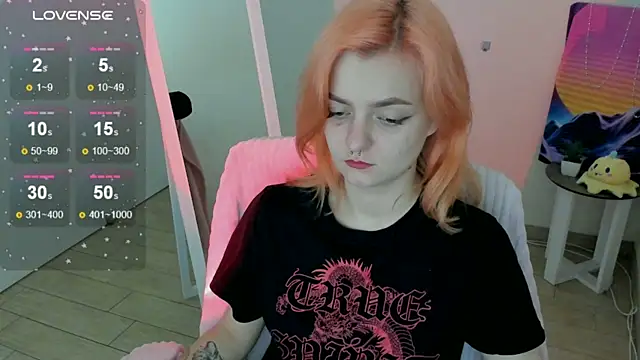 Snapshot of Fire_Bestie chatting on 10.12.25 Fire Bestie online show from 10.12.25