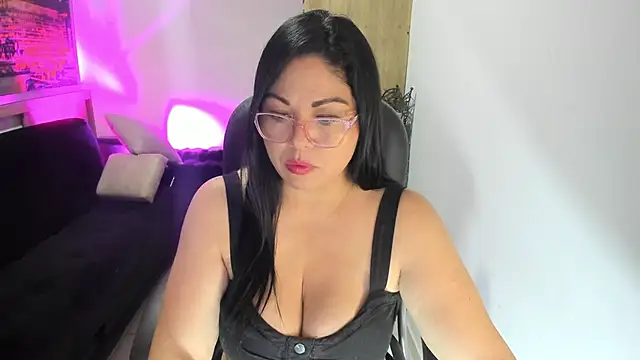 Snapshot of jessicarabbit_1 chatting on 09.21.25 jessicarabbit 1 online show from 09.21.25