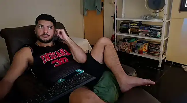 Snapshot of LUH133 chatting on 12.20.24 LUH133 online show from 12.20.24