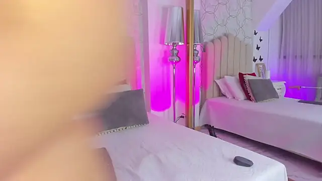 PollyGrey  online show from 01.14.25