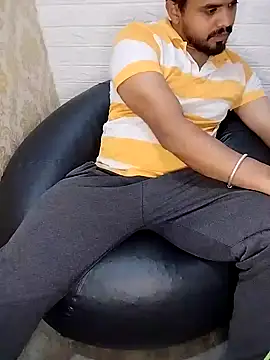 Snapshot of PassPk chatting on 12.29.24 PassPk online show from 12.29.24