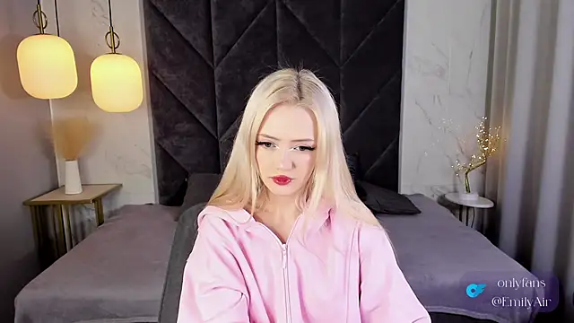 EmilyAir online show from 11.08.25