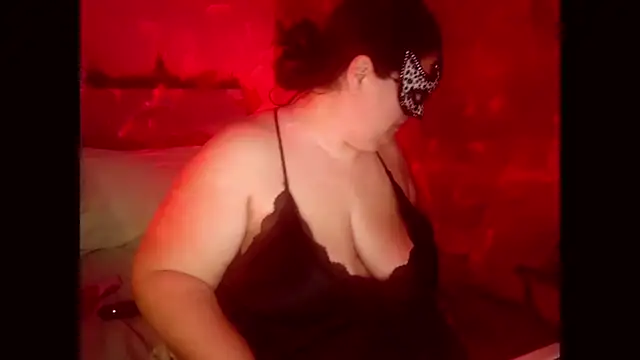 Snapshot of passionduo4 chatting on 12.19.24 passionduo4 online show from 12.19.24