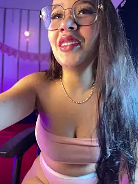Snapshot of LylaLee111 chatting on 12.30.24 LylaLee111 online show from 12.30.24