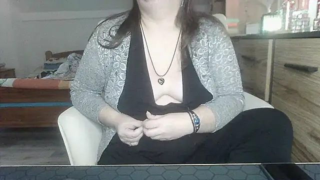 Snapshot of ReifeVenna chatting on 02.10.25 ReifeVenna online show from 02.10.25