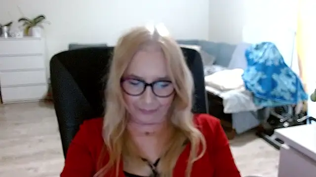 Snapshot of sofia_xkiss chatting on 12.13.24 sofia xkiss online show from 12.13.24