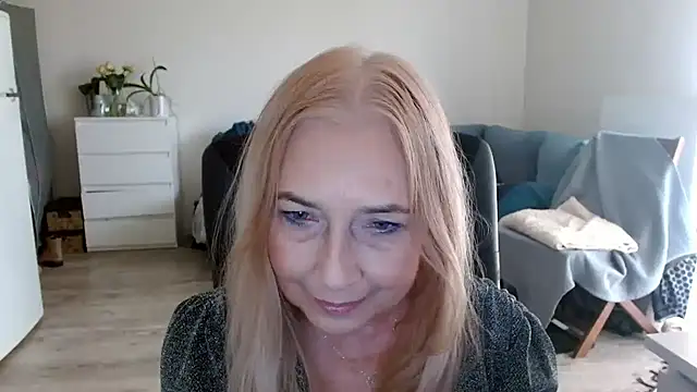 Snapshot of sofia_xkiss chatting on 01.22.25 sofia xkiss online show from 01.22.25