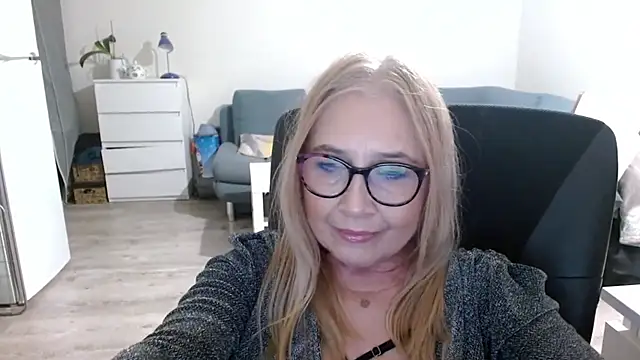 Snapshot of sofia_xkiss chatting on 02.12.25 sofia xkiss online show from 02.12.25