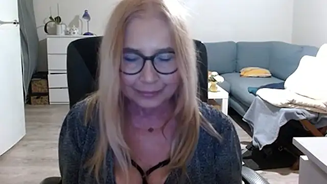 Snapshot of sofia_xkiss chatting on 02.22.25 sofia xkiss online show from 02.22.25