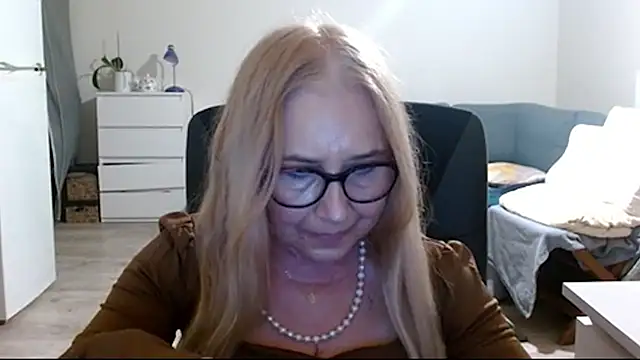 Snapshot of sofia_xkiss chatting on 02.23.25 sofia xkiss online show from 02.23.25