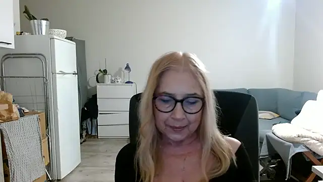 Snapshot of sofia_xkiss chatting on 02.26.25 sofia xkiss online show from 02.26.25