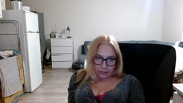 Snapshot of sofia_xkiss chatting on 03.02.25 sofia xkiss online show from 03.02.25