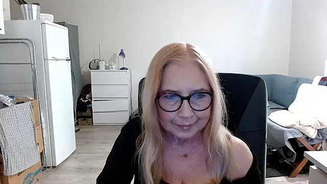 Snapshot of sofia_xkiss chatting on 03.03.25 sofia xkiss online show from 03.03.25