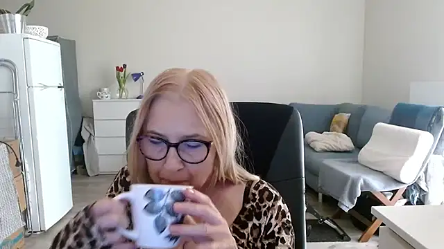 Snapshot of sofia_xkiss chatting on 03.11.25 sofia xkiss online show from 03.11.25