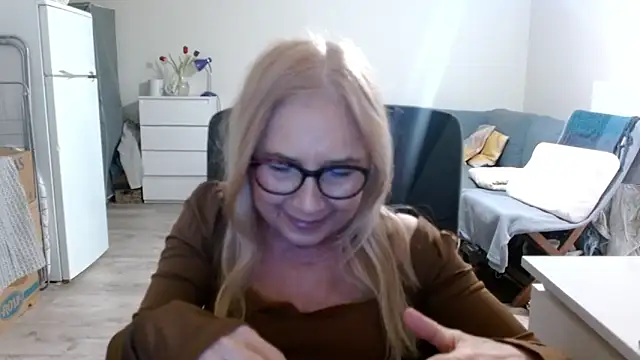 Snapshot of sofia_xkiss chatting on 03.13.25 sofia xkiss online show from 03.13.25