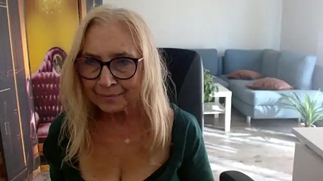 Snapshot of sofia_xkiss chatting on 09.09.25 sofia xkiss online show from 09.09.25