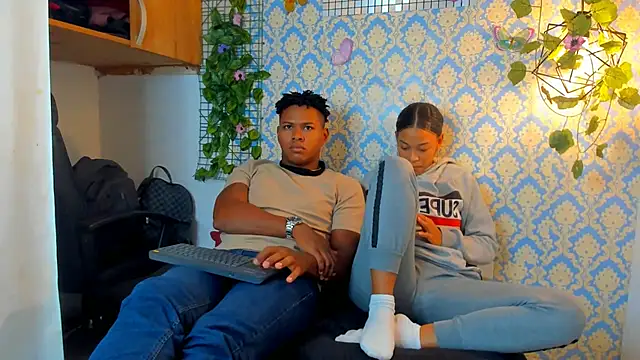 sasha fox00 online show from 03.18.25