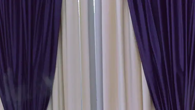 PenelopeLynnx online show from 03.04.25