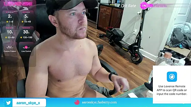 Snapshot of aaron_s_x chatting on 12.07.24 aaron s x online show from 12.07.24