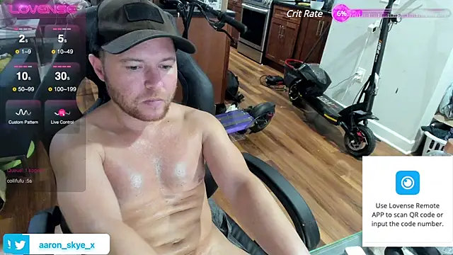 Snapshot of aaron_s_x chatting on 12.08.24 aaron s x online show from 12.08.24