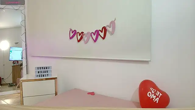 Snapshot of Brendda_tay chatting on 02.15.25 Brendda tay online show from 02.15.25