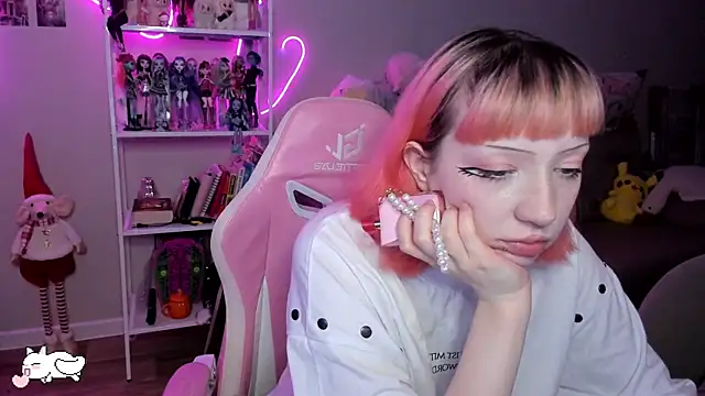 Snapshot of SweetieMollyy chatting on 11.01.25 SweetieMollyy online show from 11.01.25